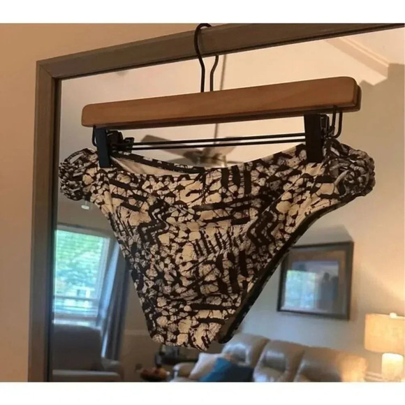 Billabong Beach Batik Hawaii Bikini Bottom - Women's‎ Size Large NWT - Picture 5 of 7